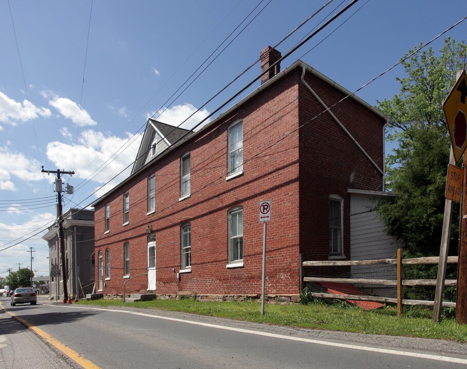 19915 Fisher Ave in Poolesville, MD - Building Photo