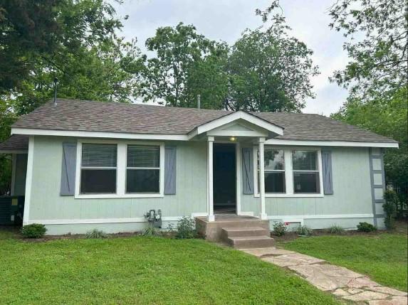 property at 904 N Neal St
