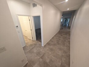 4811 Shady Chestnut Ct in Las Vegas, NV - Building Photo - Building Photo