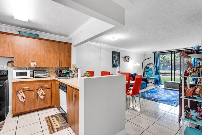 9460 Fontainebleau Blvd