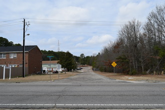 Woodbridge Townhomes in Fayetteville, NC - Building Photo - Other