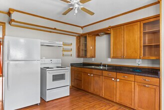 1072 N Highland Ave in Aurora, IL - Building Photo - Building Photo