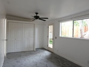 6456 Surfside Way in Malibu, CA - Foto de edificio - Building Photo