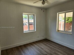 2754 SW 34th Ave in Miami, FL - Building Photo - Building Photo