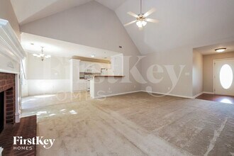 143 Riva Ridge Ln in Newnan, GA - Foto de edificio - Building Photo