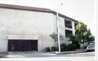 516 Santa Ana Blvd Apartments