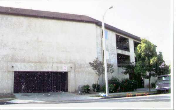 516 Santa Ana Blvd in Santa Ana, CA - Building Photo