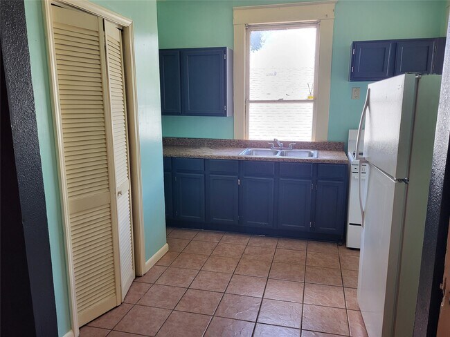 4401 Ave Q 1/2 in Galveston, TX - Building Photo - Building Photo