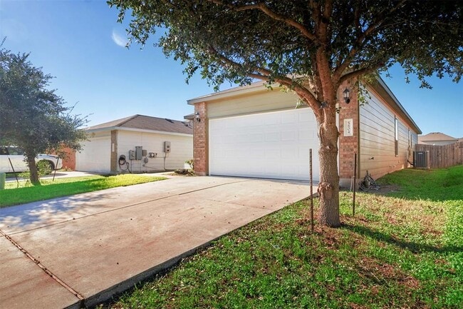 5804 Glowing Star Trail in Austin, TX - Building Photo - Building Photo