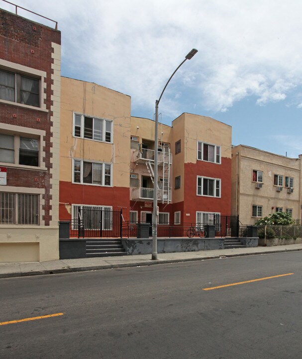 Metro Apartments in Los Angeles, CA - Foto de edificio