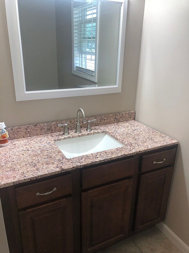 33 Barrison St in Springfield, MA - Building Photo - Building Photo