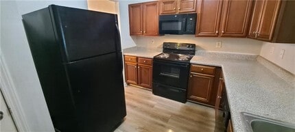 2392 Bigwood Trail in Atlanta, GA - Building Photo - Building Photo