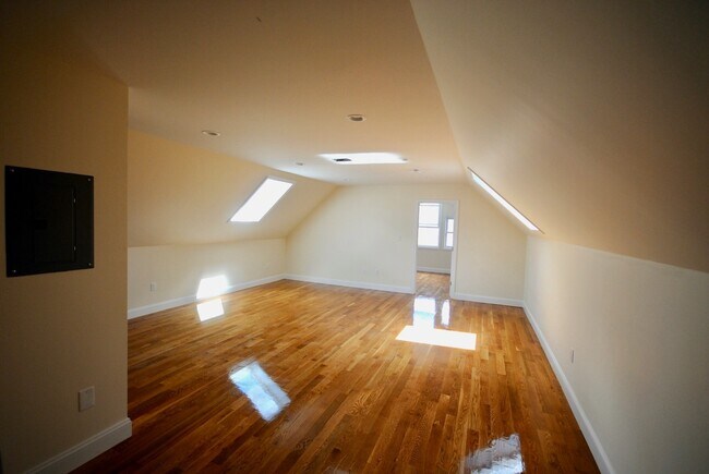 12 Taylor St, Unit 2 in Medford, MA - Building Photo - Building Photo