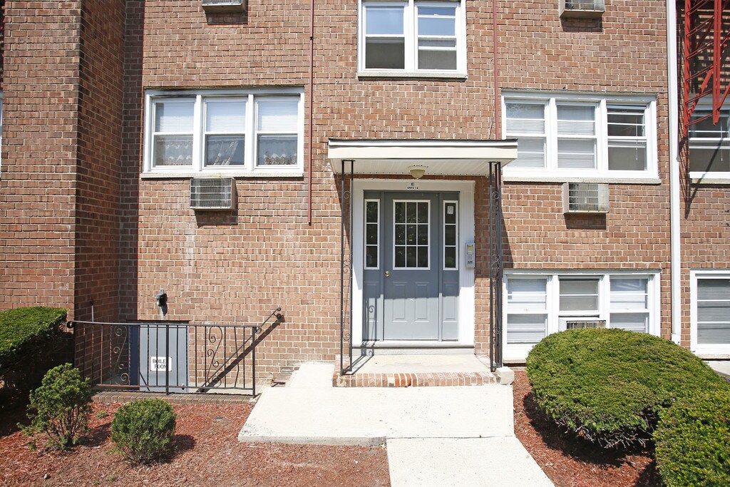 Cambridge Manor Apartments in Elizabeth, NJ