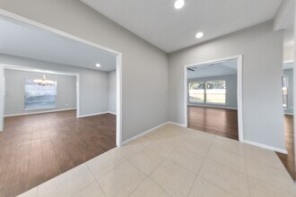 802 Foxglove Dr in Missouri City, TX - Building Photo - Building Photo