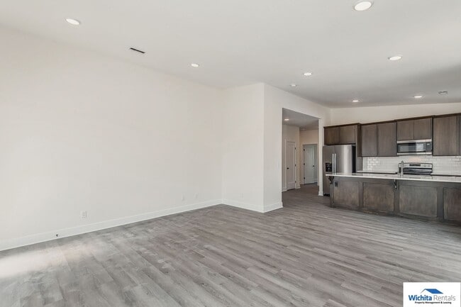 9724 E Annabelle Cir in Wichita, KS - Building Photo - Building Photo