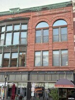 226 S 6th St in Springfield, IL - Building Photo