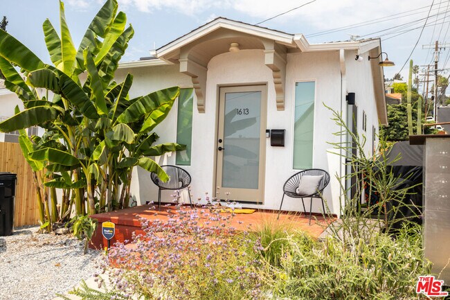 1613 Micheltorena St in Los Angeles, CA - Building Photo - Building Photo