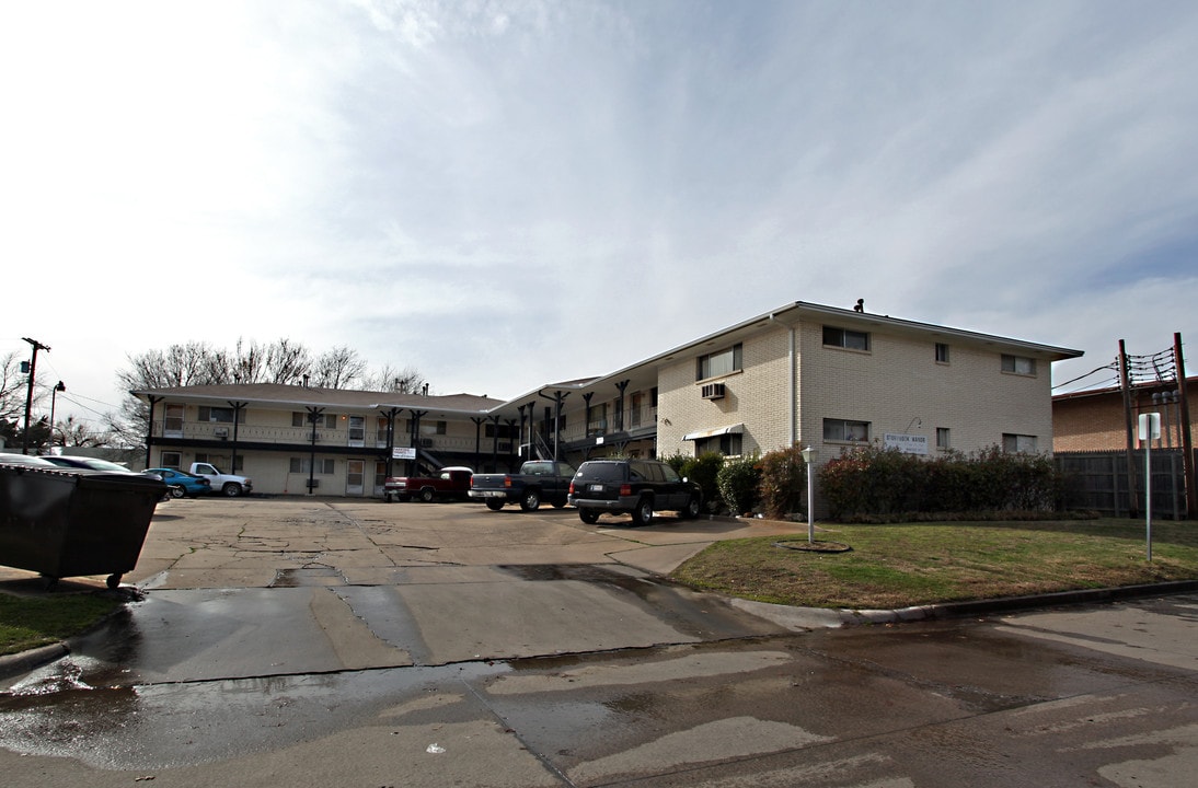 3220 S Knoxville Ave in Tulsa, OK - Foto de edificio