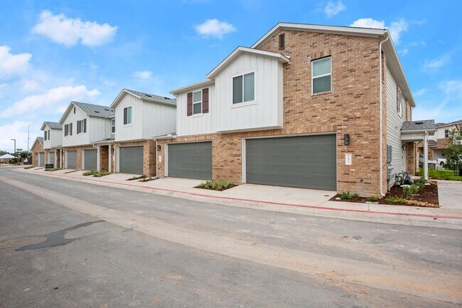 17413 Homestead Haven Dr in Bee Cave, TX - Building Photo - Building Photo