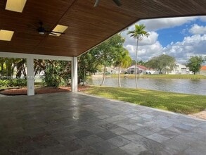 2473 NW 191st Ave in Pembroke Pines, FL - Building Photo - Building Photo