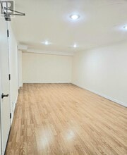 99 Woodpark Pl in Newmarket, ON - Building Photo - Building Photo