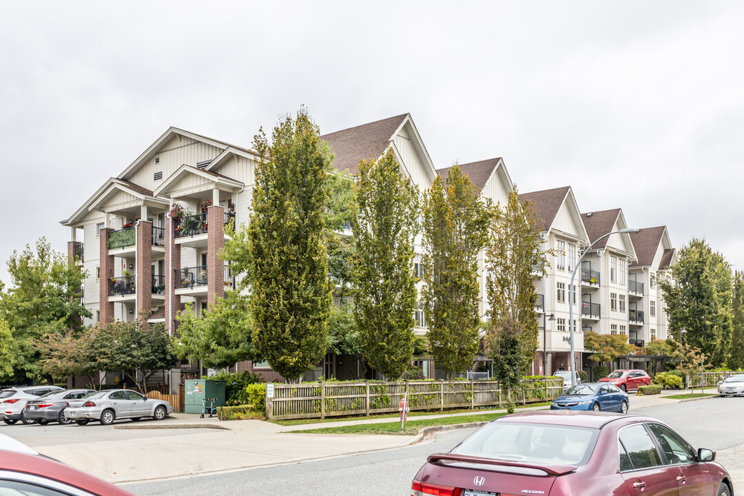 Bethsan Gardens in Surrey, BC - Building Photo