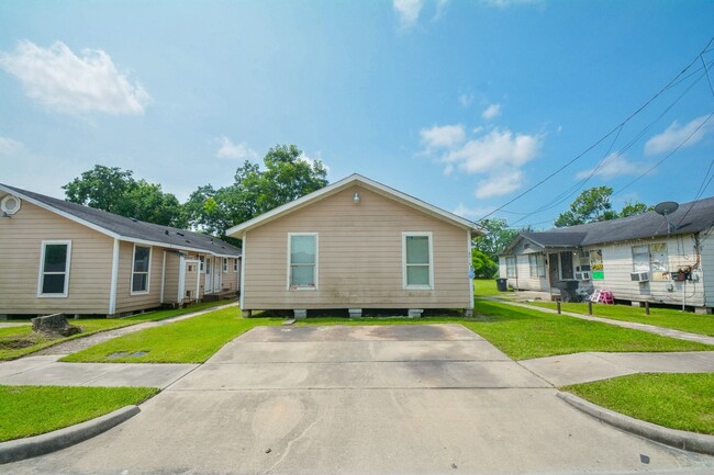 property at 6014 Collingsworth St
