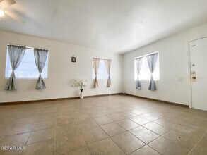 4700 Maxwell Ave in El Paso, TX - Building Photo - Building Photo