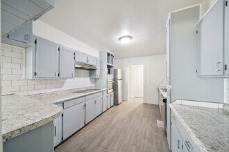 1304 S Husband St in Stillwater, OK - Building Photo - Building Photo