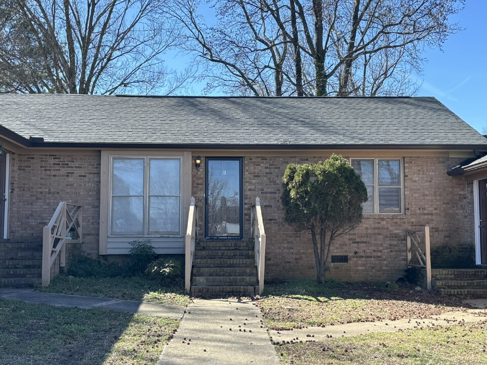 4701 Hollowell Ln in Raleigh, NC - Building Photo