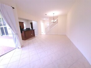 6033 NW 118th Dr in Coral Springs, FL - Foto de edificio - Building Photo