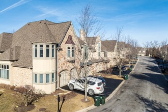 Maison du Comte in Palatine, IL - Building Photo - Primary Photo