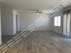 31121 N 136th Wy in Scottsdale, AZ - Foto de edificio - Building Photo