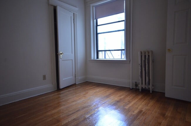 1114 Commonwealth Ave, Unit 49 in Boston, MA - Building Photo - Building Photo