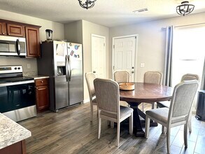 704 NW 67th Ave in Bentonville, AR - Building Photo - Building Photo