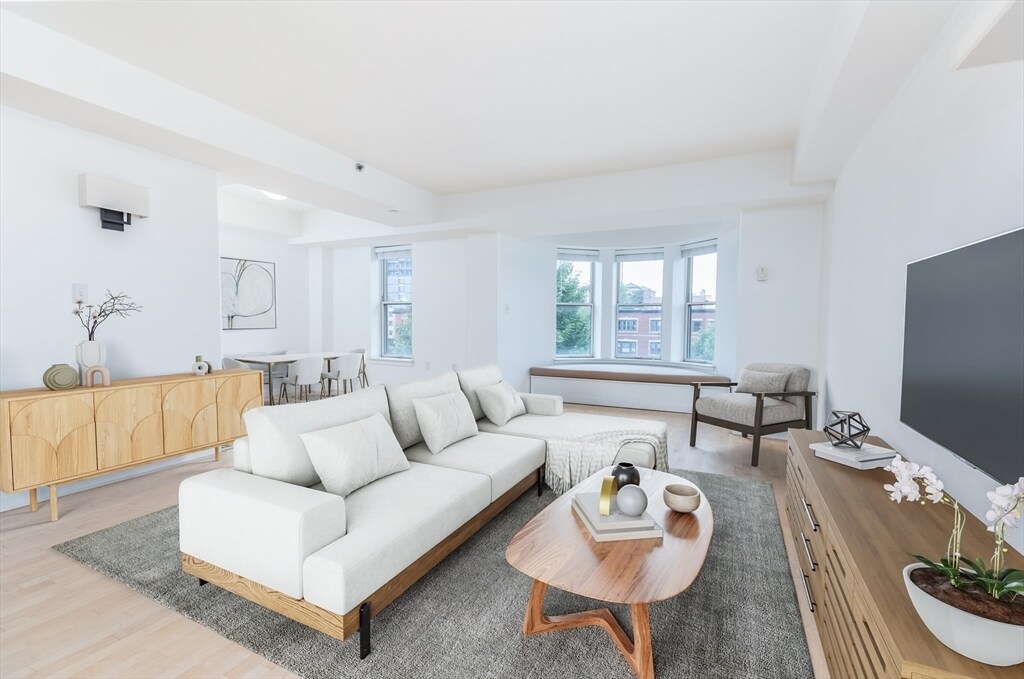910 Beacon St, Unit 4R in Boston, MA - Foto de edificio