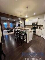 5516 W Pkwy W in Highland, UT - Building Photo