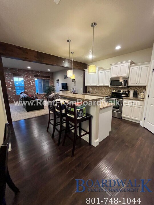 5516 W Pkwy W in Highland, UT - Building Photo