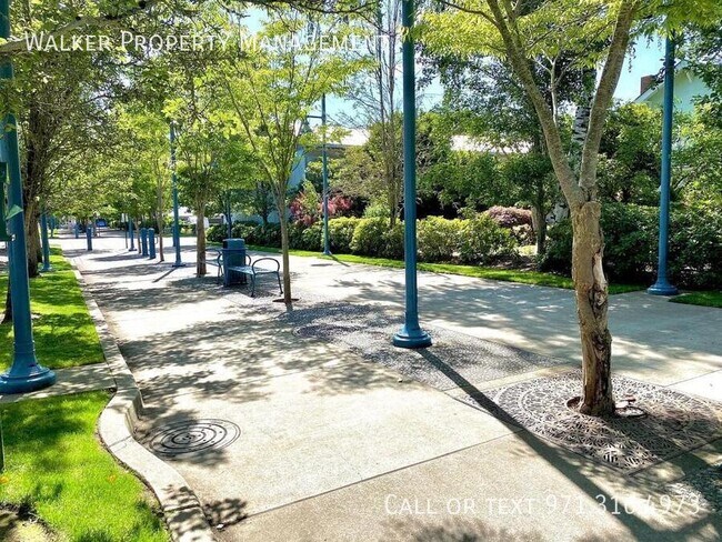 15740 SW Oregon St in Sherwood, OR - Building Photo - Building Photo