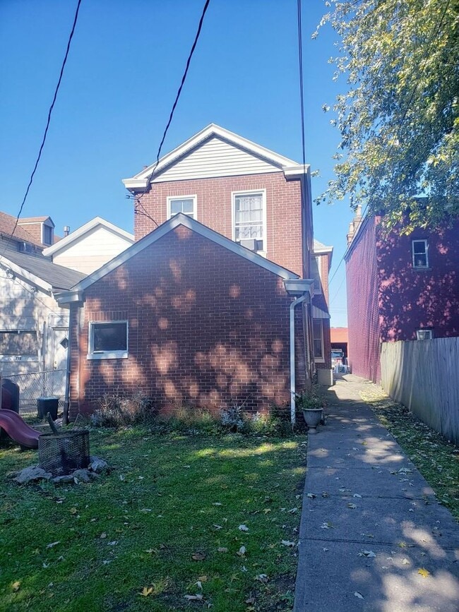 231 Oak St in Ludlow, KY - Building Photo - Building Photo