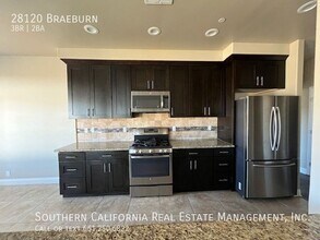 28120 Braeburn Dr in Tehachapi, CA - Building Photo - Building Photo