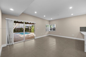 3143 Day Ave in Miami, FL - Building Photo - Building Photo
