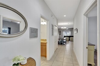 8919 Bismarck Palm Rd in Kissimmee, FL - Building Photo - Building Photo