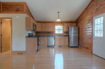 550 Colhoun St NE in Christiansburg, VA - Building Photo - Building Photo