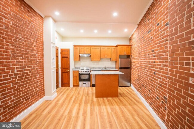 property at 1122 E Passyunk Ave