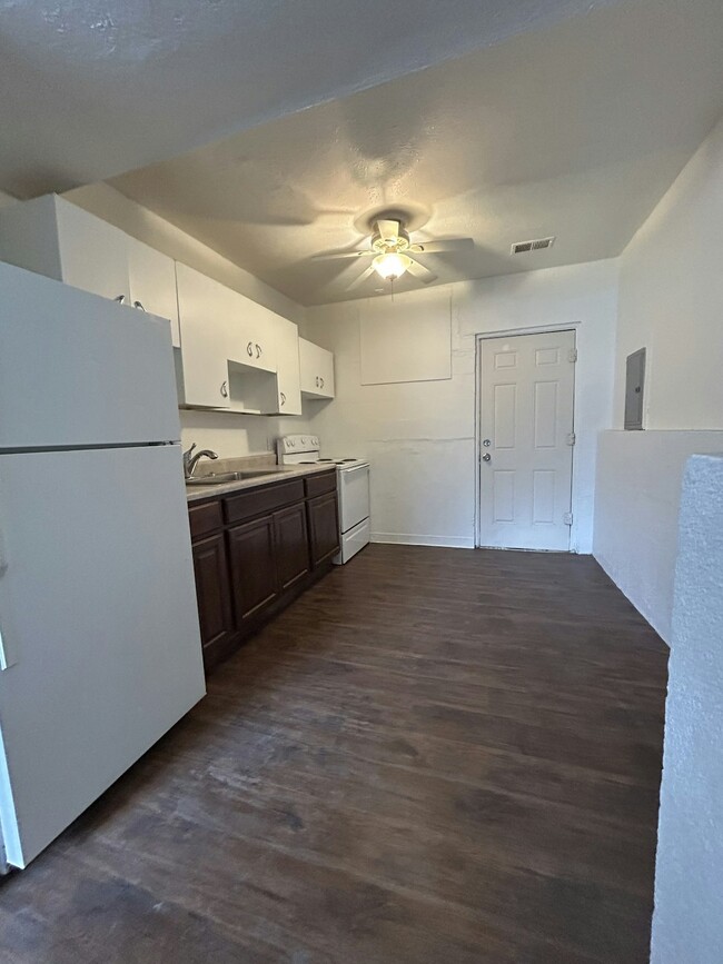 property at 730 W 25th St