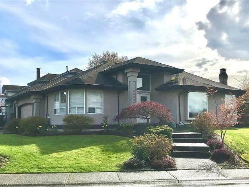 20560 124A Av in Maple Ridge, BC - Building Photo
