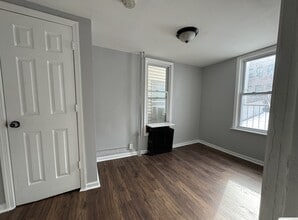 54 Harrison Ave, Unit 4 in Jersey City, NJ - Building Photo - Building Photo