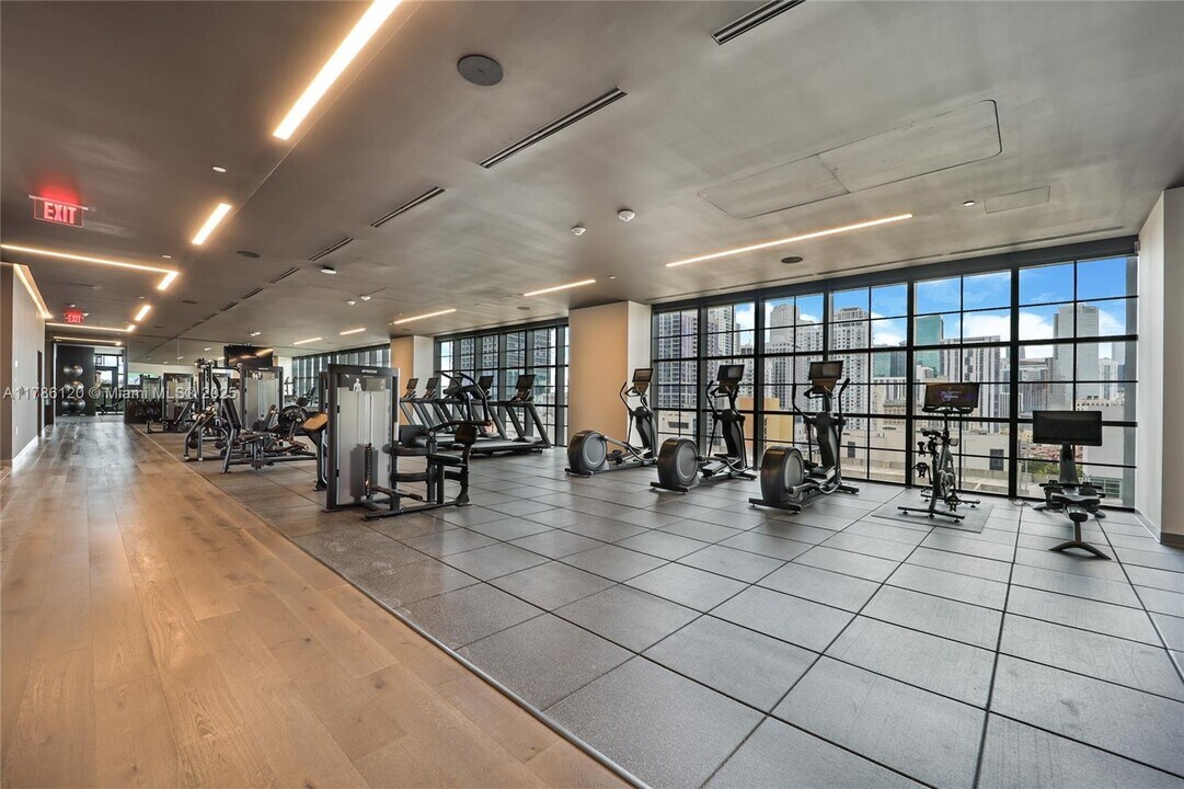 36 NE 1st St, Unit # 4714 in Miami, FL - Building Photo